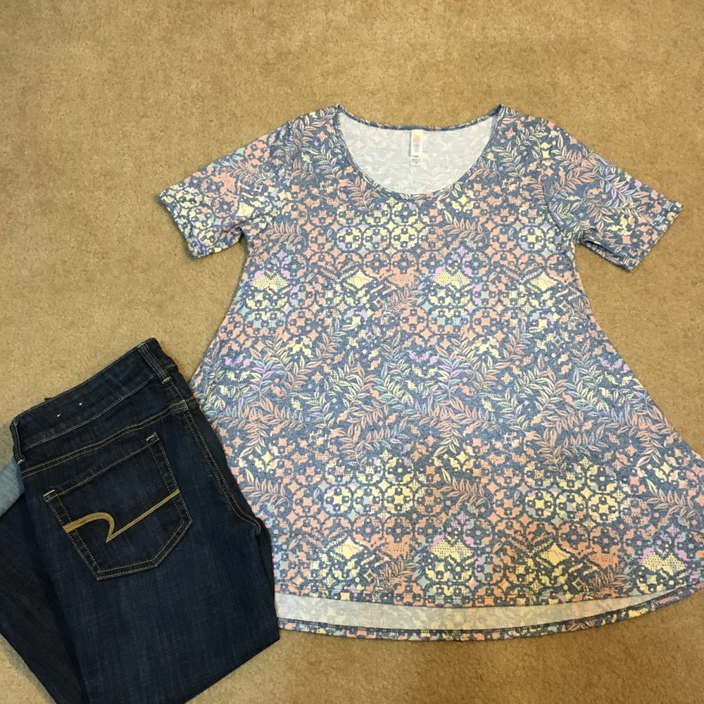 New LuLaRoe the Perfect Tee